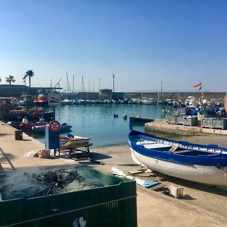 2 Pieces A 50 M De La *