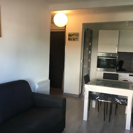 2 Pieces A 50 M De La * Cros-de-Cagnes