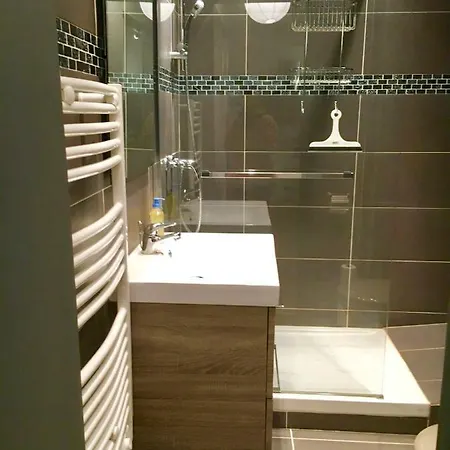 2 Pieces A 50 M De La Apartment *