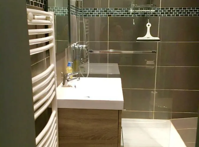 2 Pieces A 50 M De La Apartment *